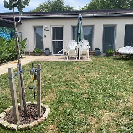 Beachfront In 54818 Hébergement de vacances