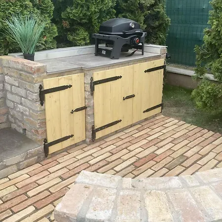 Hébergement de vacances Beachfront In 54818 *