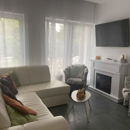 Beachfront In 54818 Semesterbostad