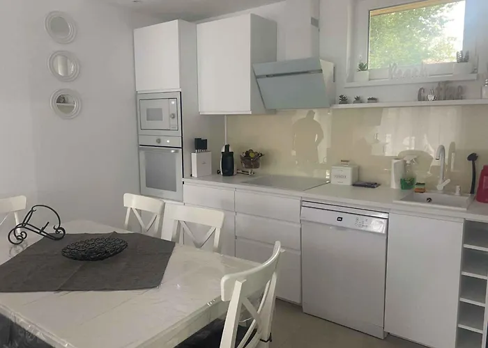 Beachfront In 54818 בית נופש *