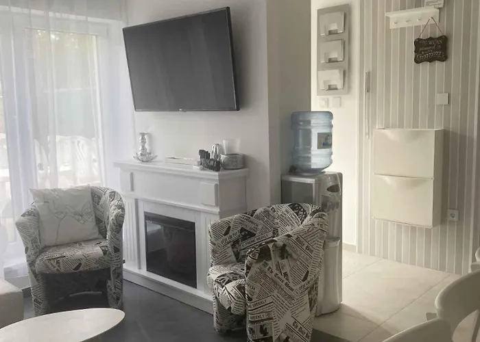 Beachfront In 54818 בית נופש *